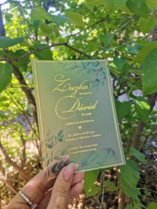 transparentní svatební oznámení greenery