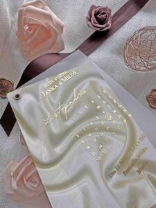 Luxusní dvouvrstvé svatební oznámení s kalendářem