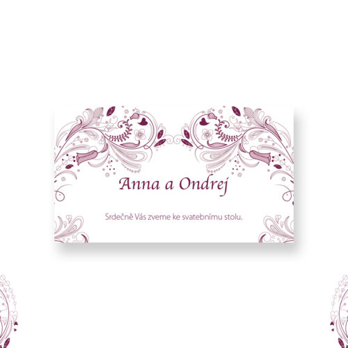 bílá pozvánka ke svatebnímu stolu s fialovým folklórnym ornamentem