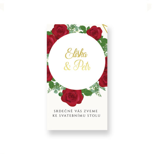 rudá pozvánka ke svatebnímu stolu s rudými růžemi