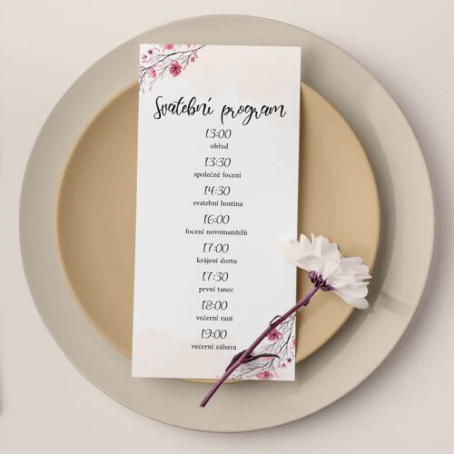svatební program s růžovými kvítky
