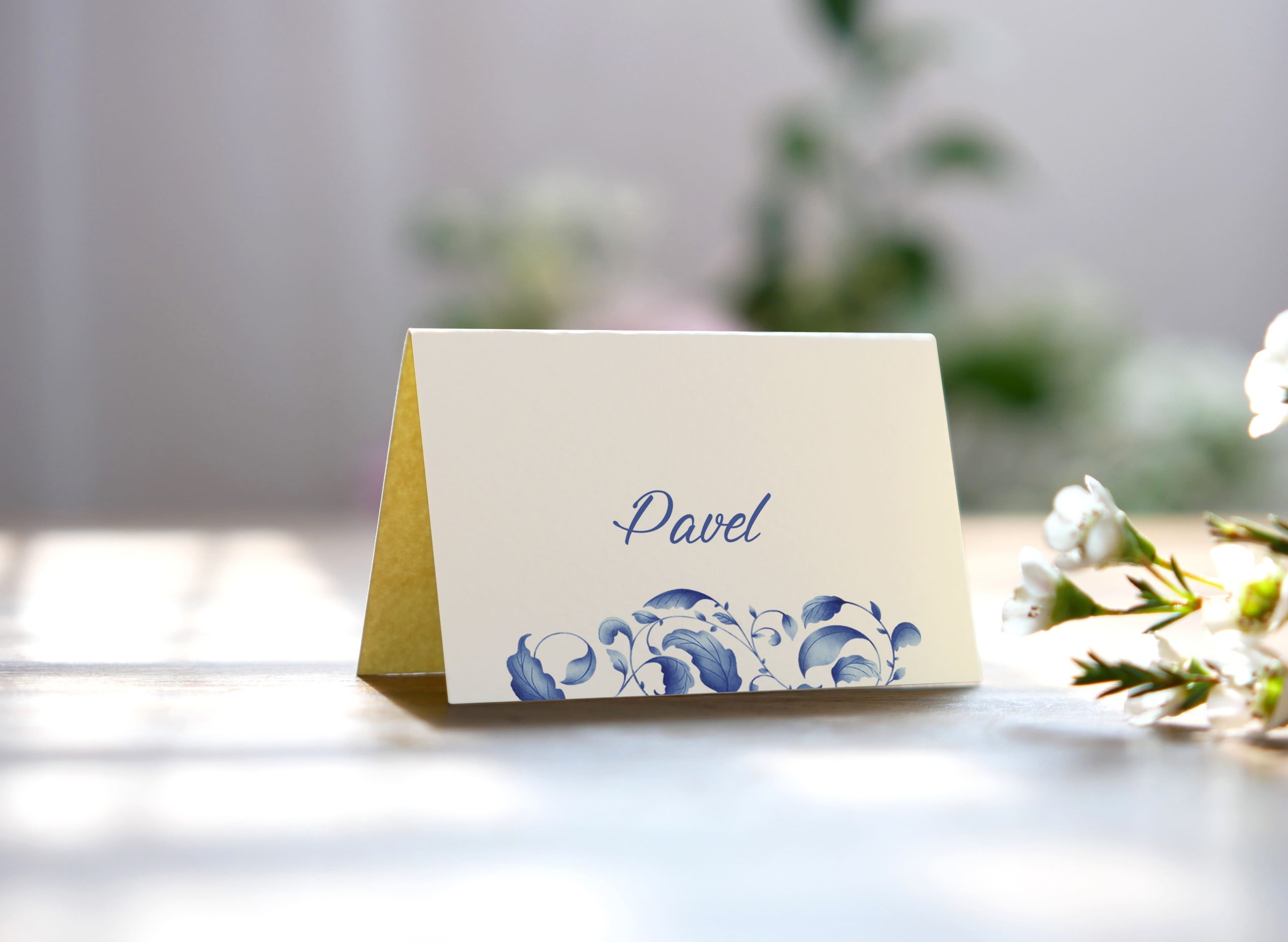 Jak popsat jmenovky na svatební stůl