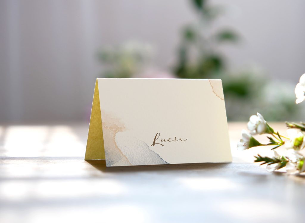 Svatební jmenovka s modře hnědým designem_2022_5