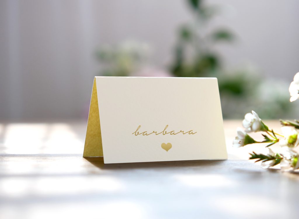 Svatební jmenovka se zlatým písmem JSO47
