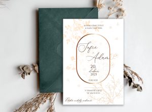 luxusní svatební oznámení bílé s květinami