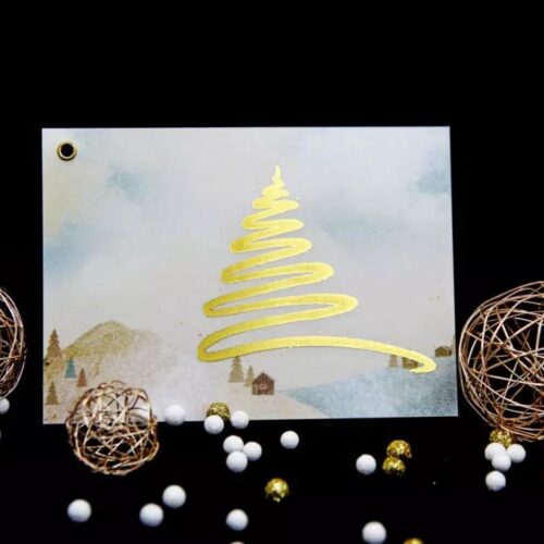 novoročenka se zlatým stromem