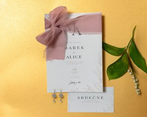 svatební oznámení s mašlí