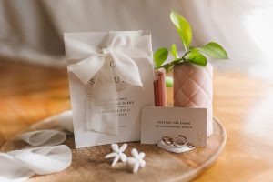 svatební oznámení s mašlí