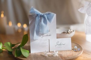 svatební oznámení s mašlí