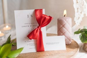 svatební oznámení s mašlí